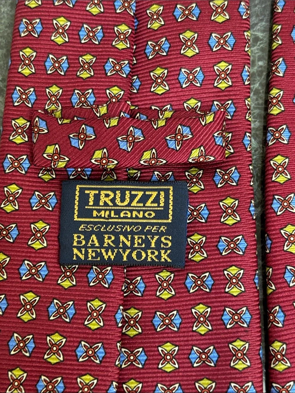Truzzi Milano 100 % silk tie designed exclusively for Barneys New York,